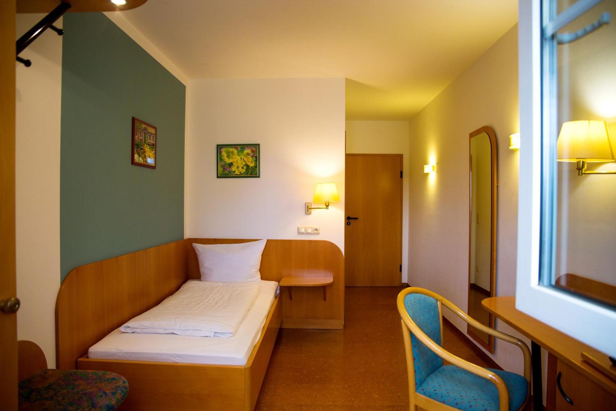 Hotel Zur Linde Gaedheim Luaran gambar